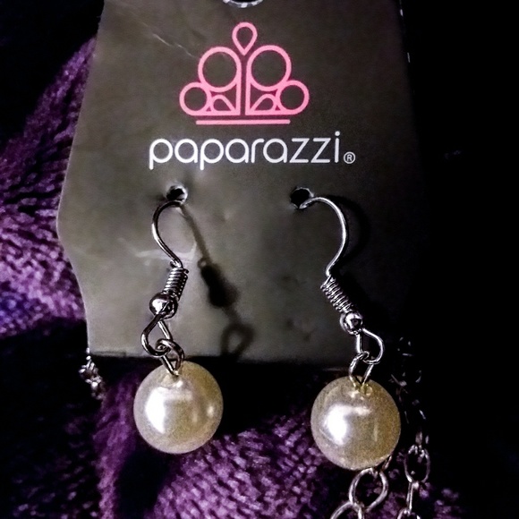 Nwt papaarazzi faux diamond&pearl necklace/earring - Picture 5 of 6